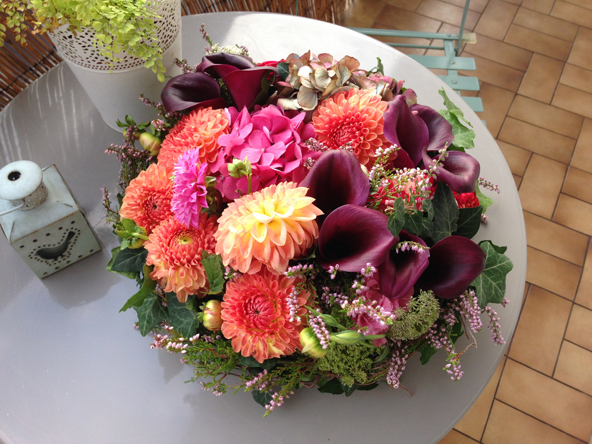 テーブル上の花